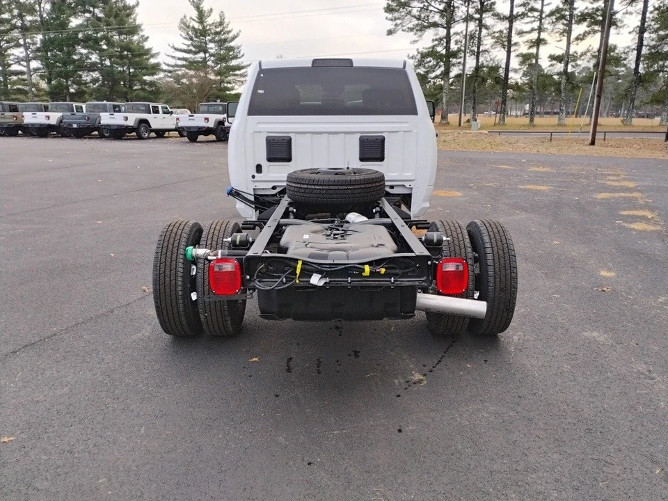 2026 Ram 3500 - Image 6 of 12