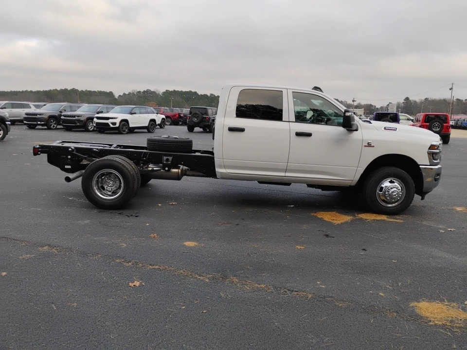 2026 Ram 3500 - Image 4 of 12