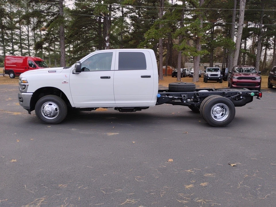 2026 Ram 3500 - Image 8 of 12