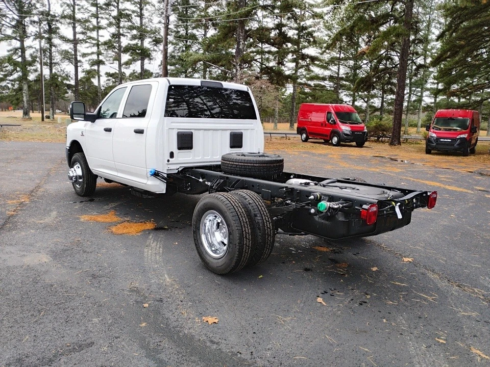 2026 Ram 3500 - Image 7 of 12