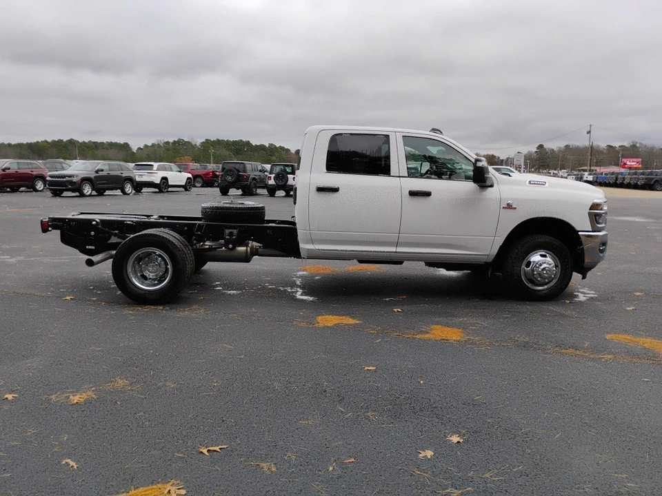 2026 Ram 3500 - Image 4 of 12
