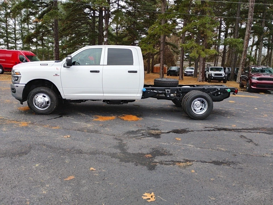 2026 Ram 3500 - Image 8 of 12