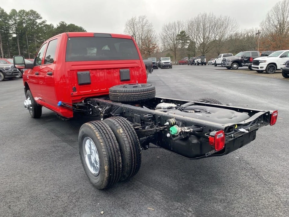 2026 Ram 3500 - Image 7 of 12