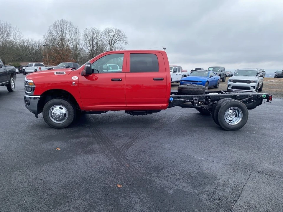 2026 Ram 3500 - Image 8 of 12