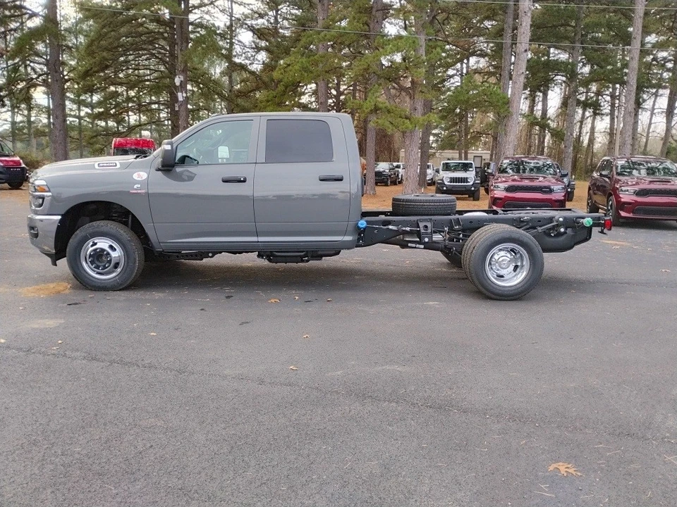 2026 Ram 3500 - Image 8 of 12