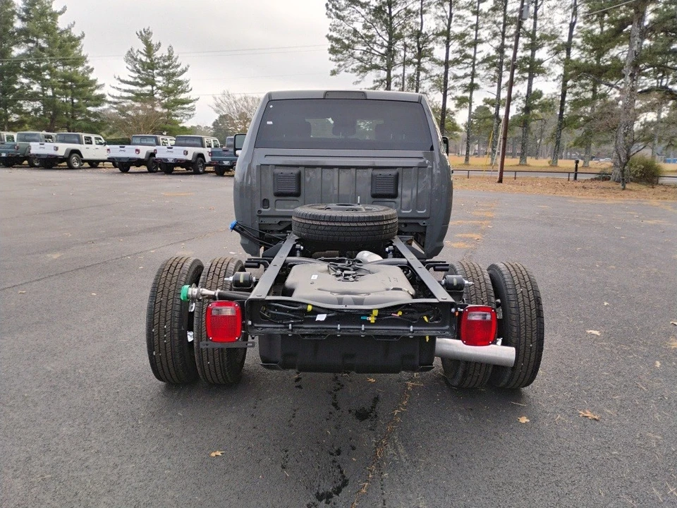 2026 Ram 3500 - Image 6 of 12