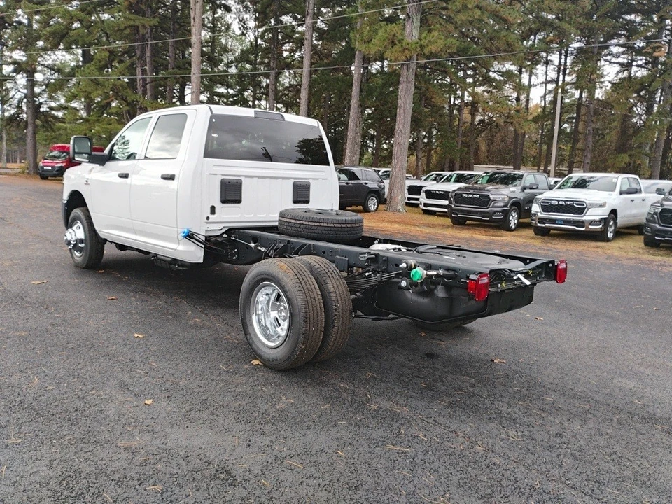 2026 Ram 3500 - Image 7 of 12