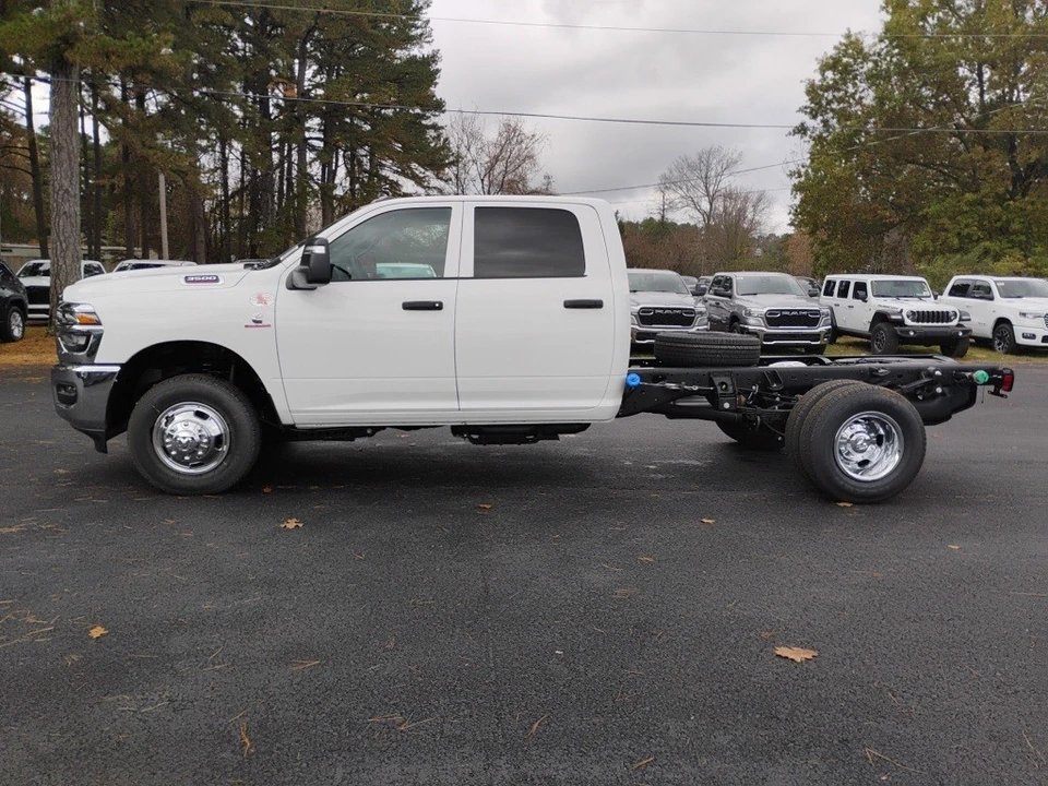 2026 Ram 3500 - Image 8 of 12