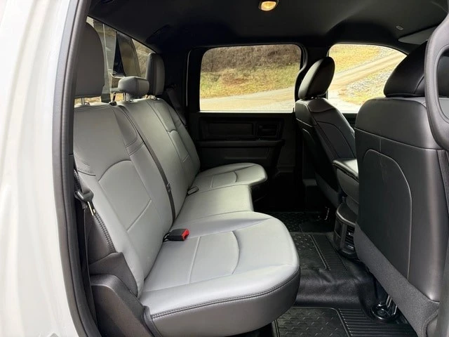 2026 Ram 3500 - Image 18 of 31