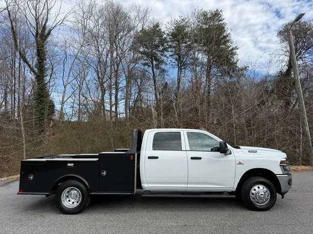 2026 Ram 3500 - Image 6 of 21