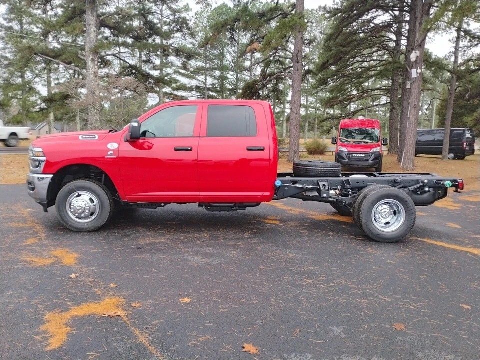 2026 Ram 3500 - Image 8 of 12