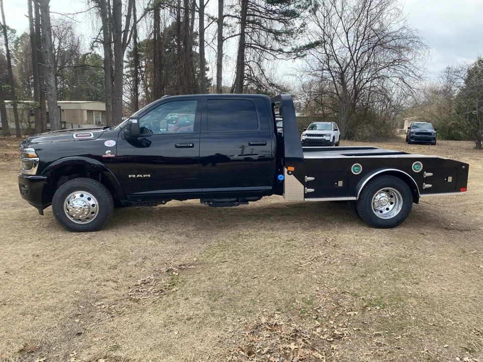 2026 Ram 3500 - Image 8 of 12