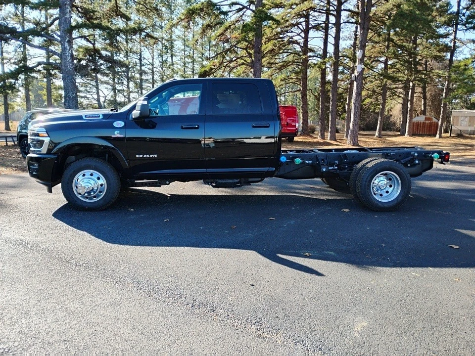 2026 Ram 3500 - Image 8 of 12