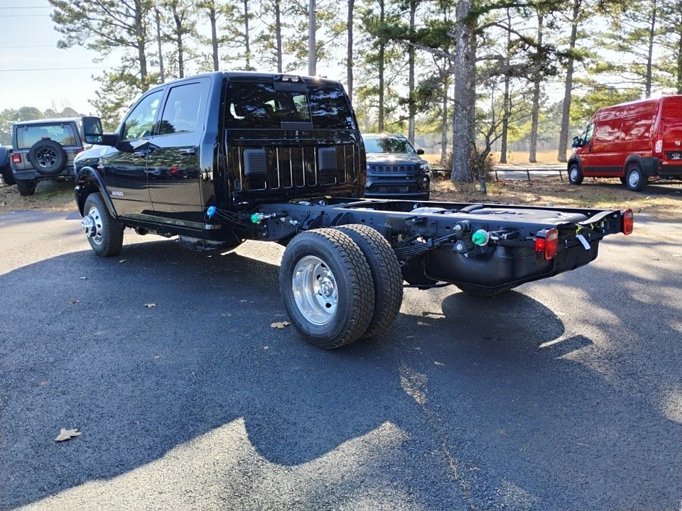 2026 Ram 3500 - Image 7 of 12