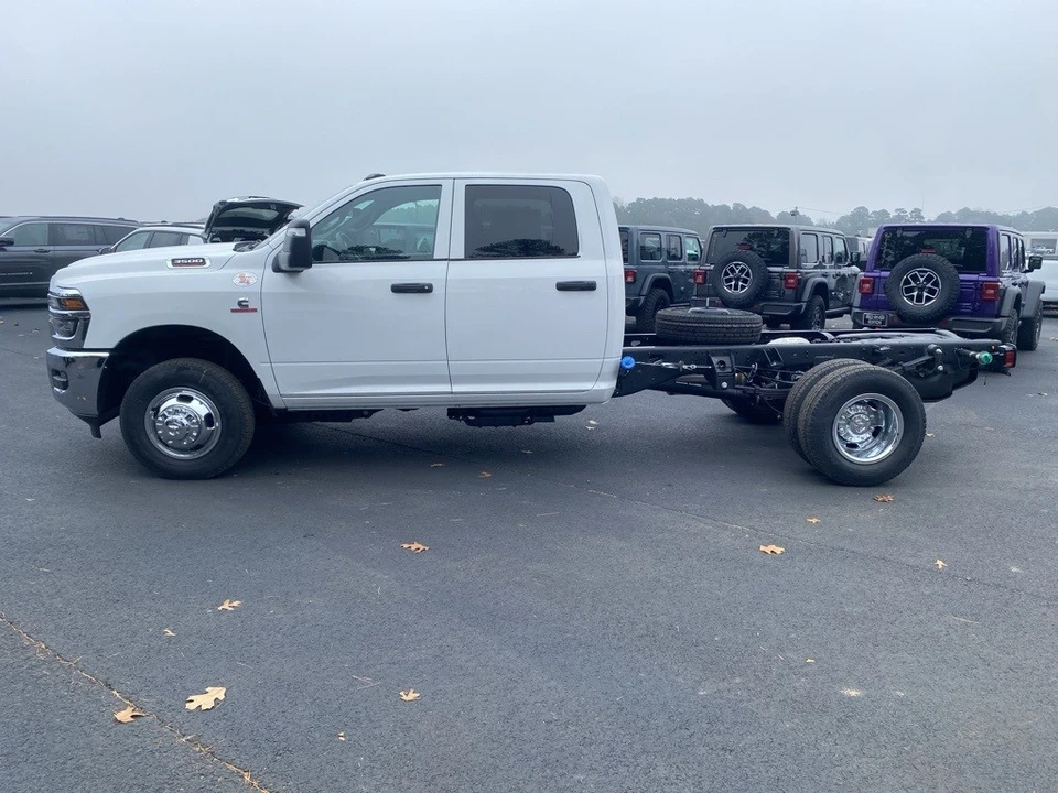 2026 Ram 3500 - Image 8 of 12