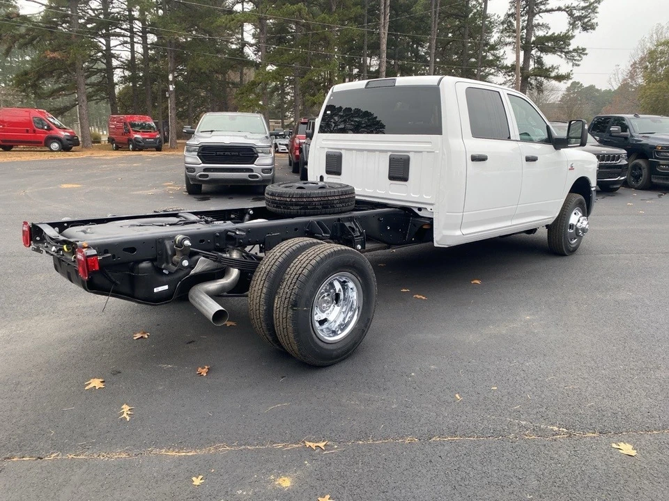 2026 Ram 3500 - Image 5 of 12