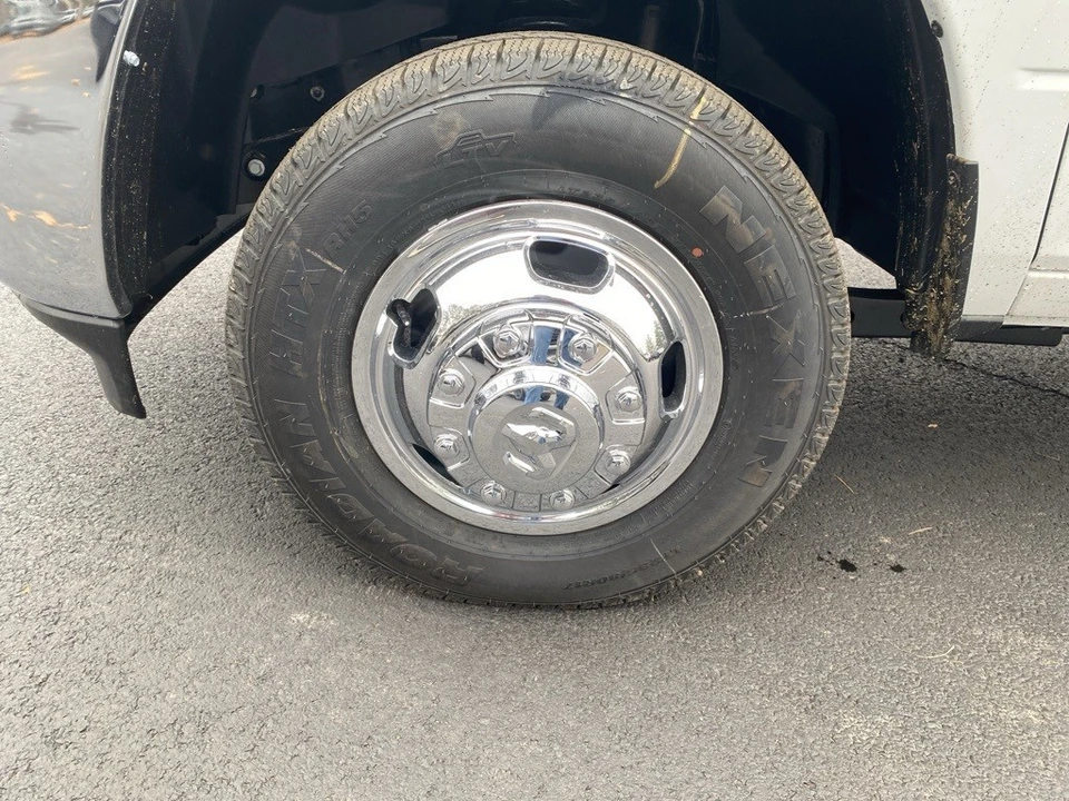 2026 Ram 3500 - Image 9 of 12