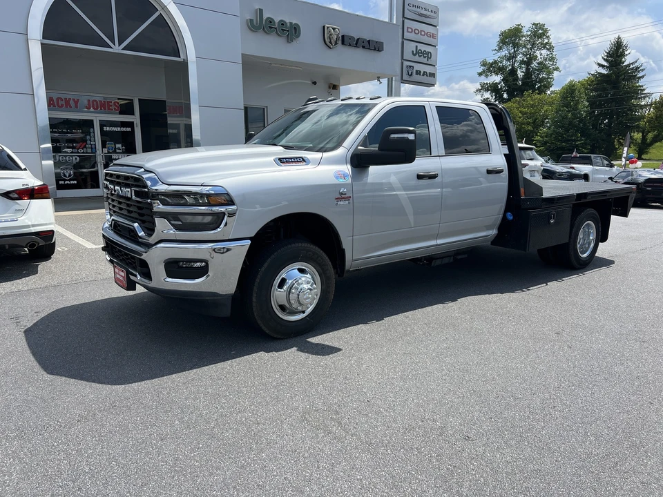 2026 Ram 3500 - Image 6 of 28