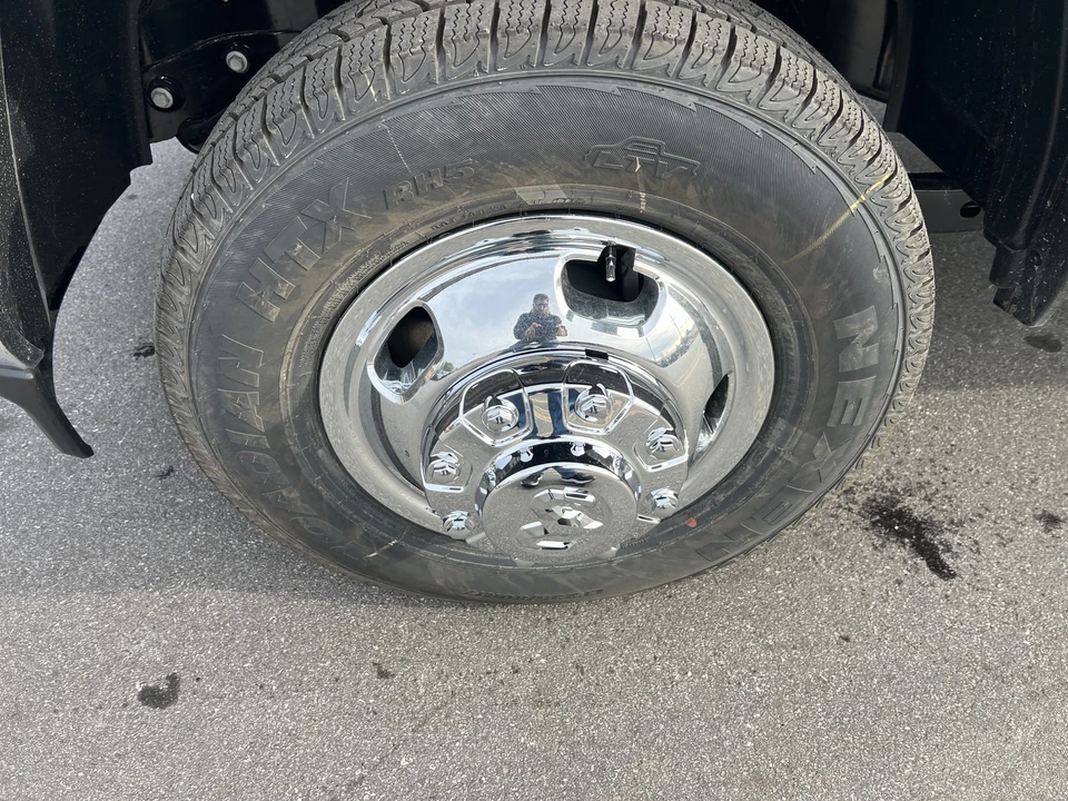 2026 Ram 3500 - Image 9 of 28
