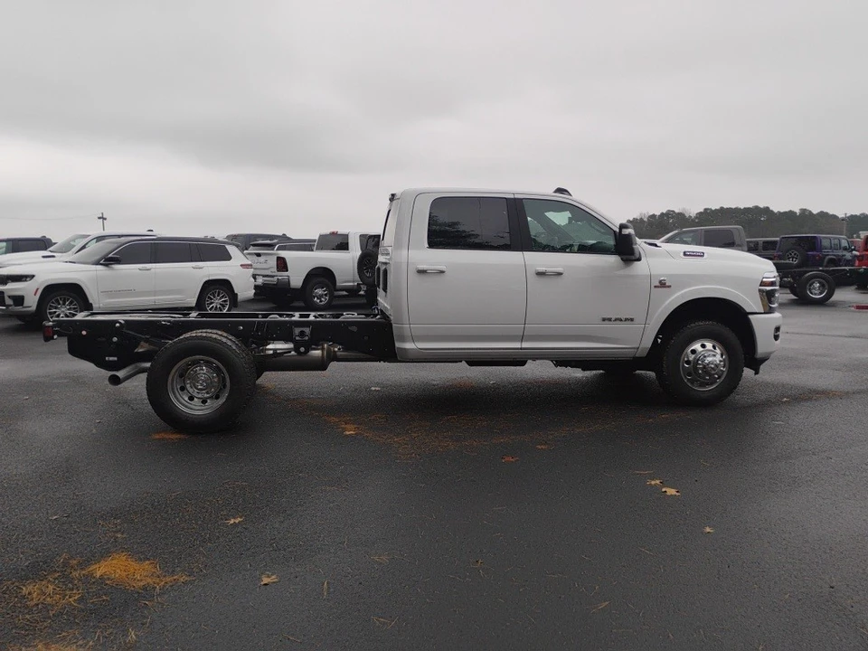 2026 Ram 3500 - Image 4 of 12