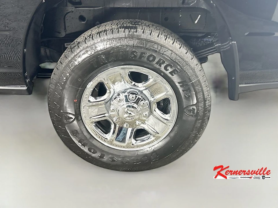 2026 Ram 3500 - Image 18 of 22