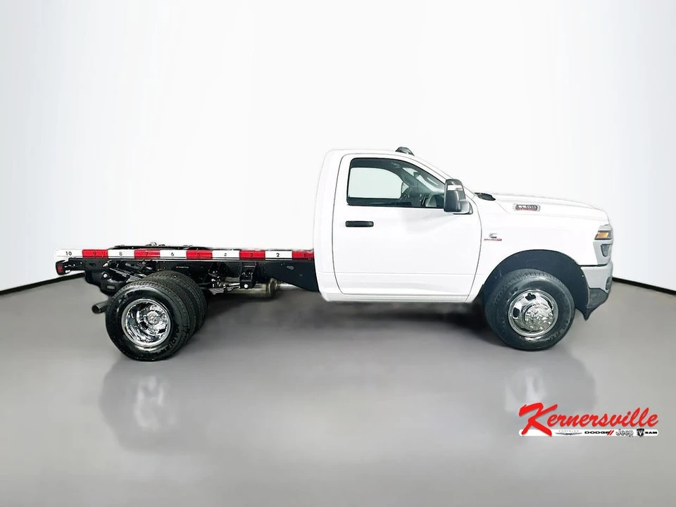 2026 Ram 3500 - Image 8 of 12