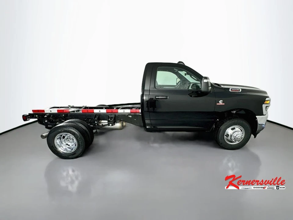 2026 Ram 3500 - Image 8 of 20