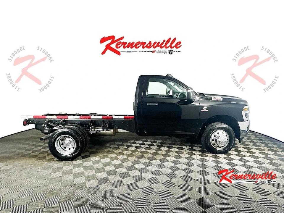 2026 Ram 3500 - Image 8 of 12