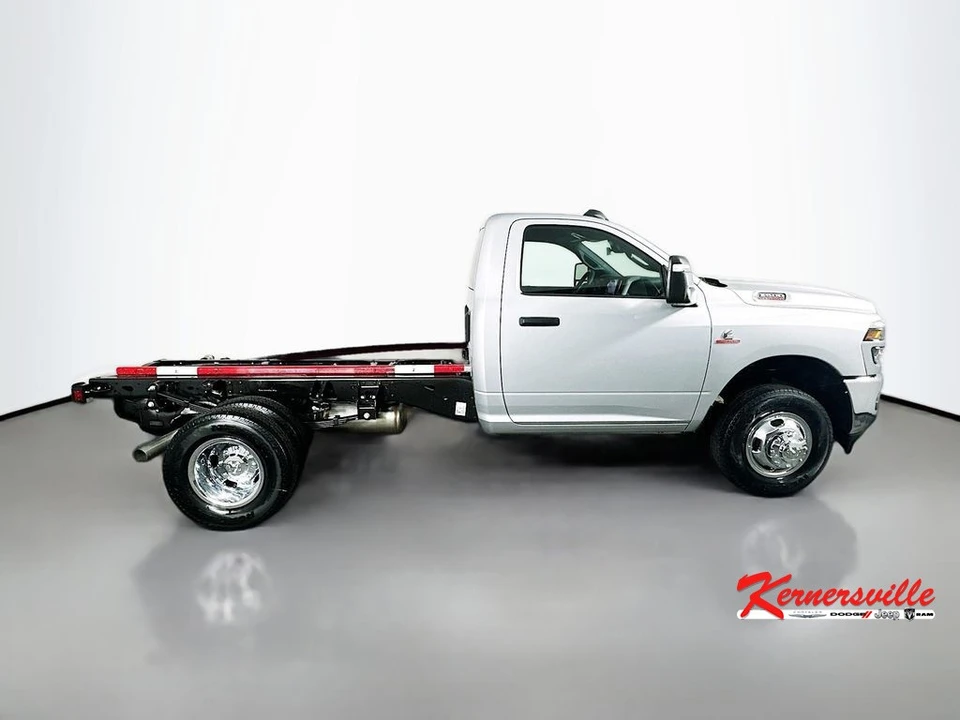 2026 Ram 3500 - Image 8 of 12