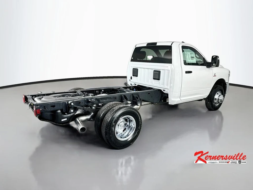 2026 Ram 3500 - Image 7 of 20