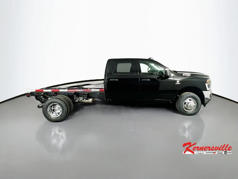 2026 Ram 3500 - Image 8 of 12