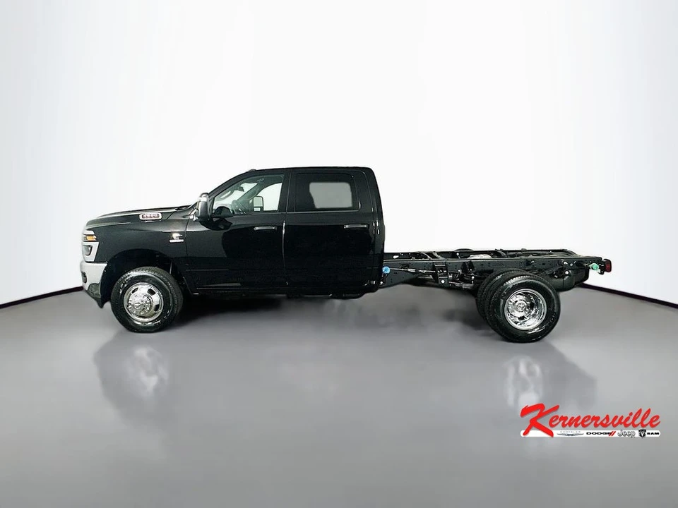 2026 Ram 3500 - Image 4 of 21