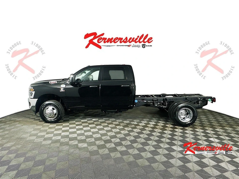 2026 Ram 3500 - Image 4 of 12