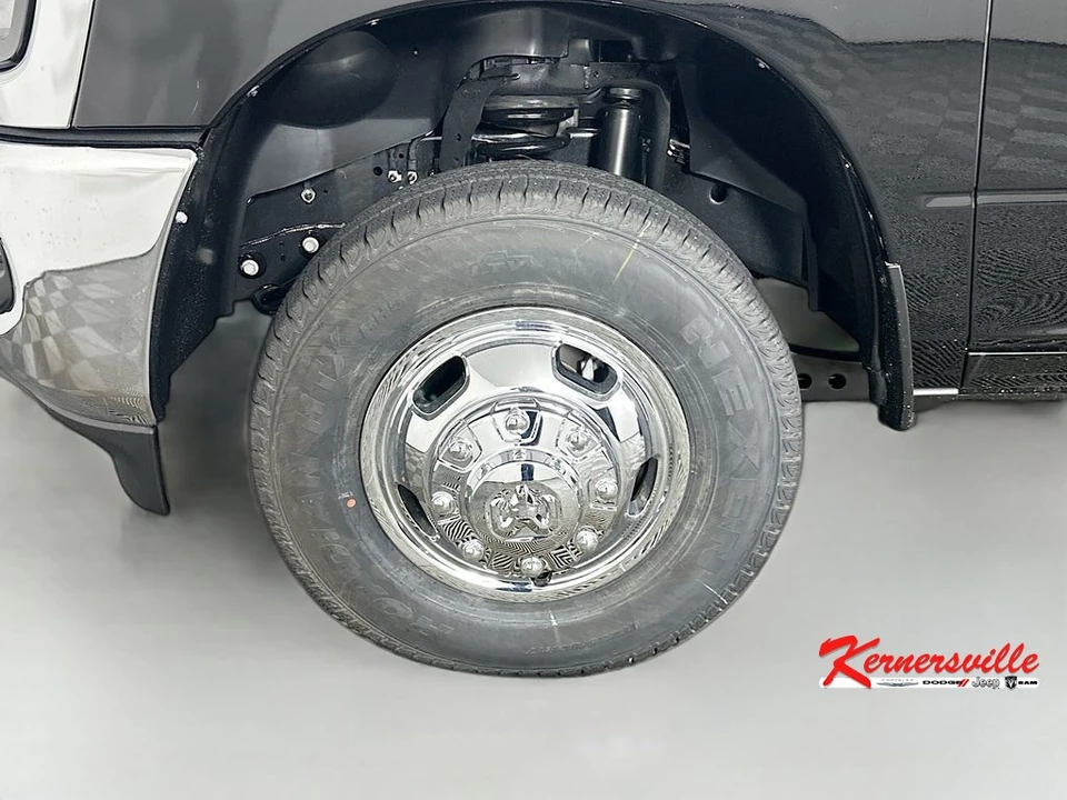 2026 Ram 3500 - Image 16 of 20