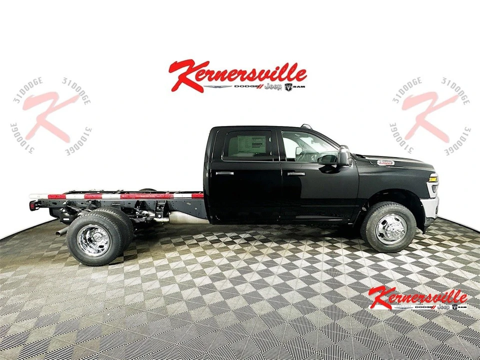 2026 Ram 3500 - Image 8 of 20