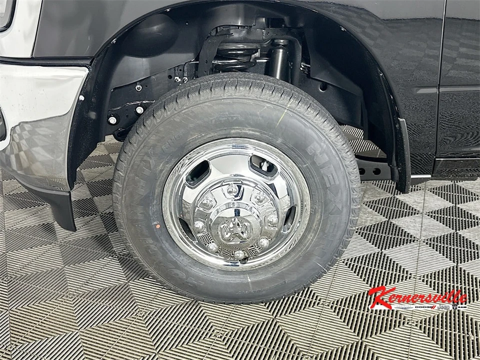 2026 Ram 3500 - Image 16 of 20