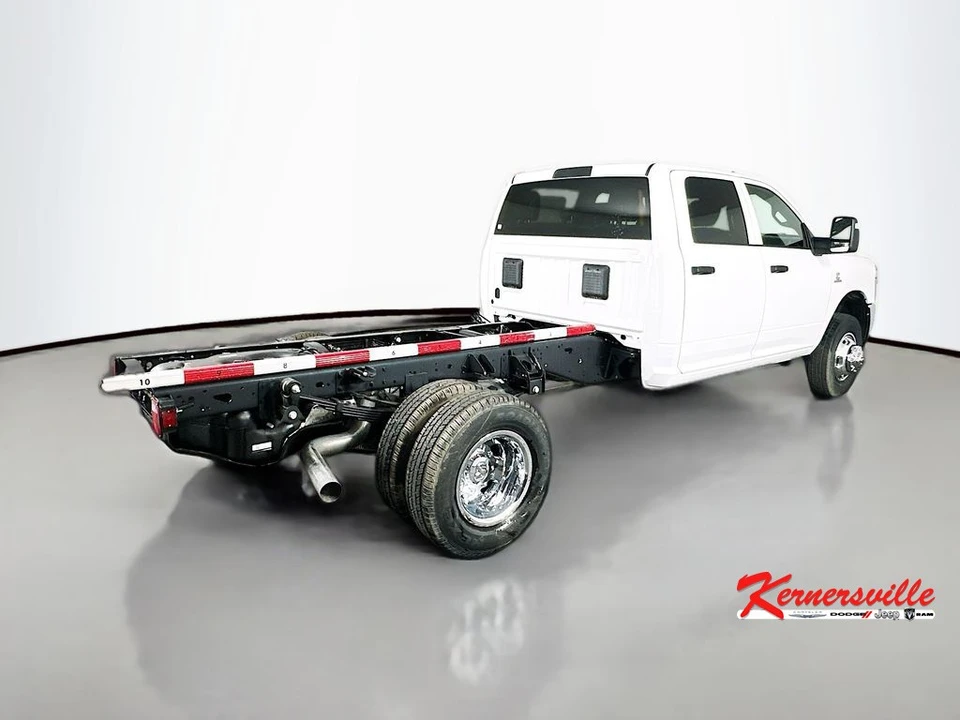 2026 Ram 3500 - Image 7 of 21