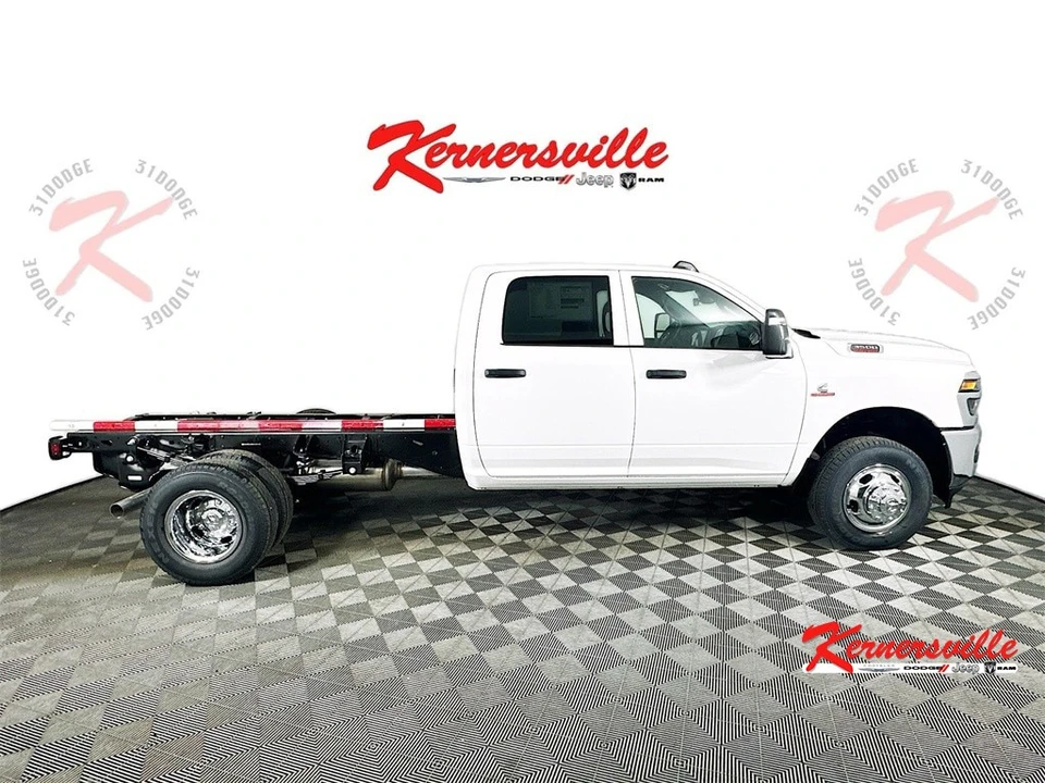 2026 Ram 3500 - Image 8 of 20
