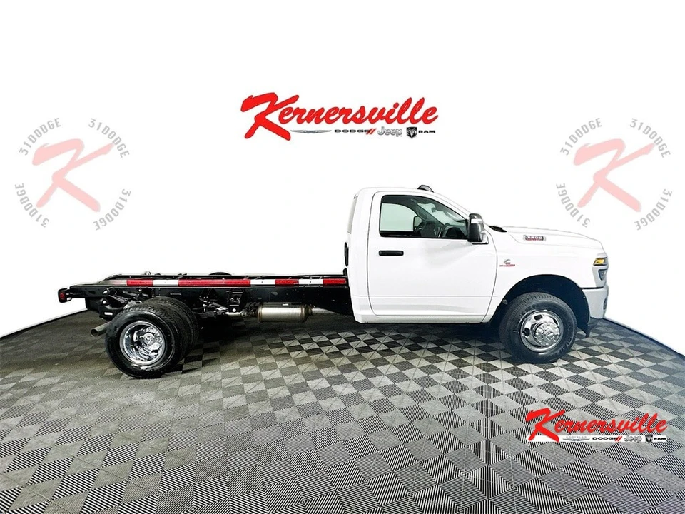 2026 Ram 3500 - Image 8 of 12
