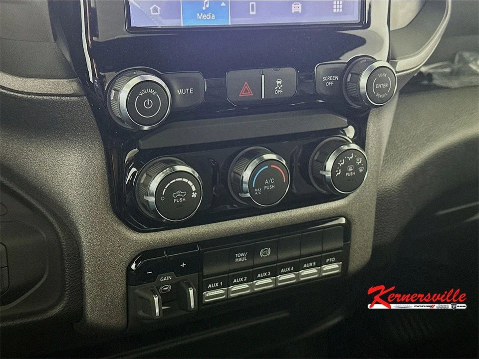 2026 Ram 3500 - Image 15 of 20