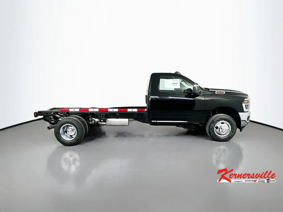 2026 Ram 3500 - Image 8 of 22