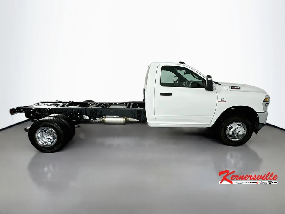 2026 Ram 3500 - Image 8 of 20
