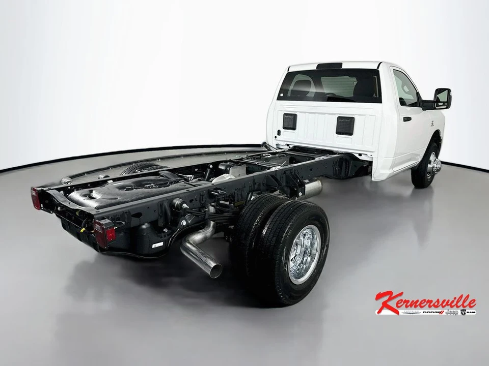 2026 Ram 3500 - Image 7 of 20