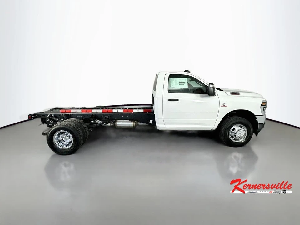 2026 Ram 3500 - Image 8 of 20