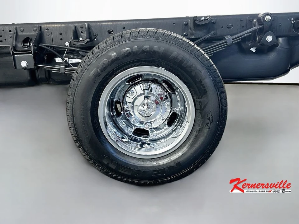 2026 Ram 3500 - Image 16 of 20