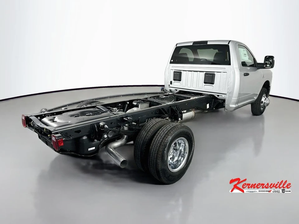 2026 Ram 3500 - Image 7 of 20