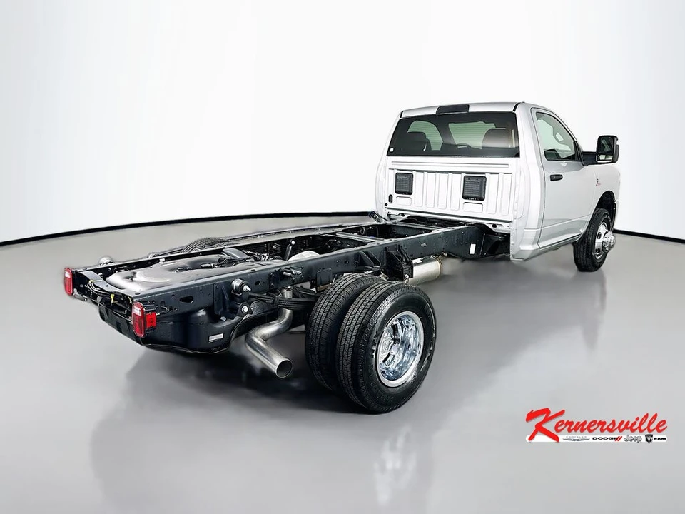 2026 Ram 3500 - Image 7 of 20