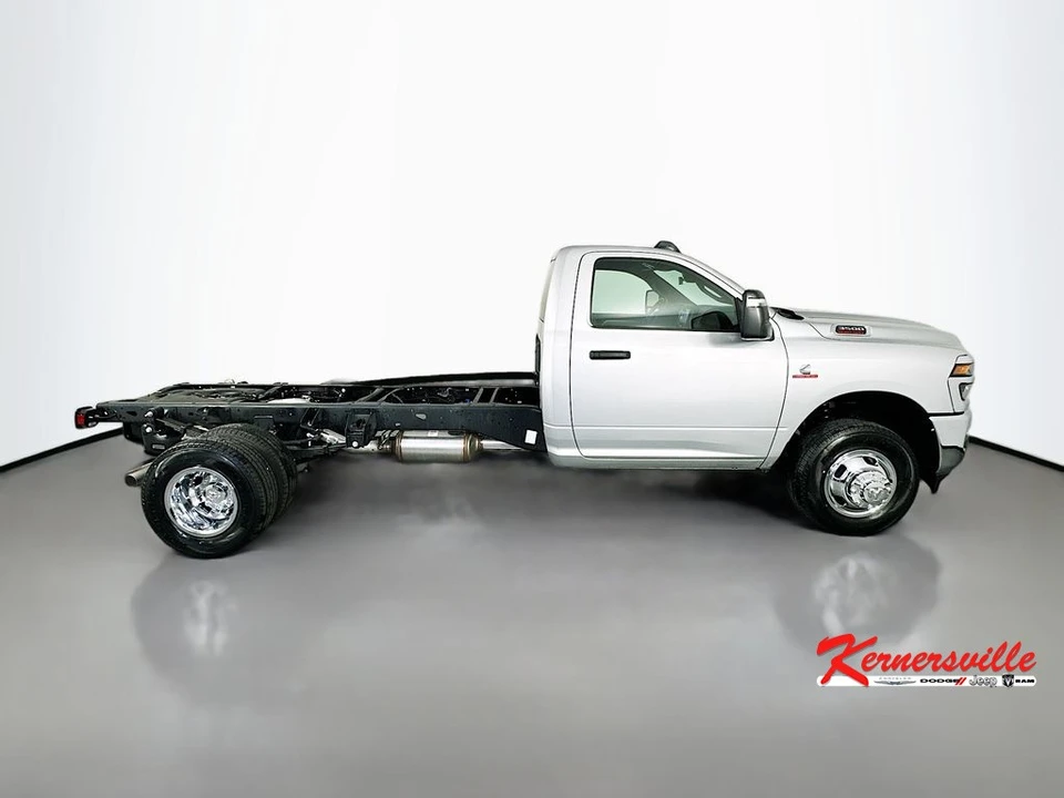 2026 Ram 3500 - Image 8 of 20