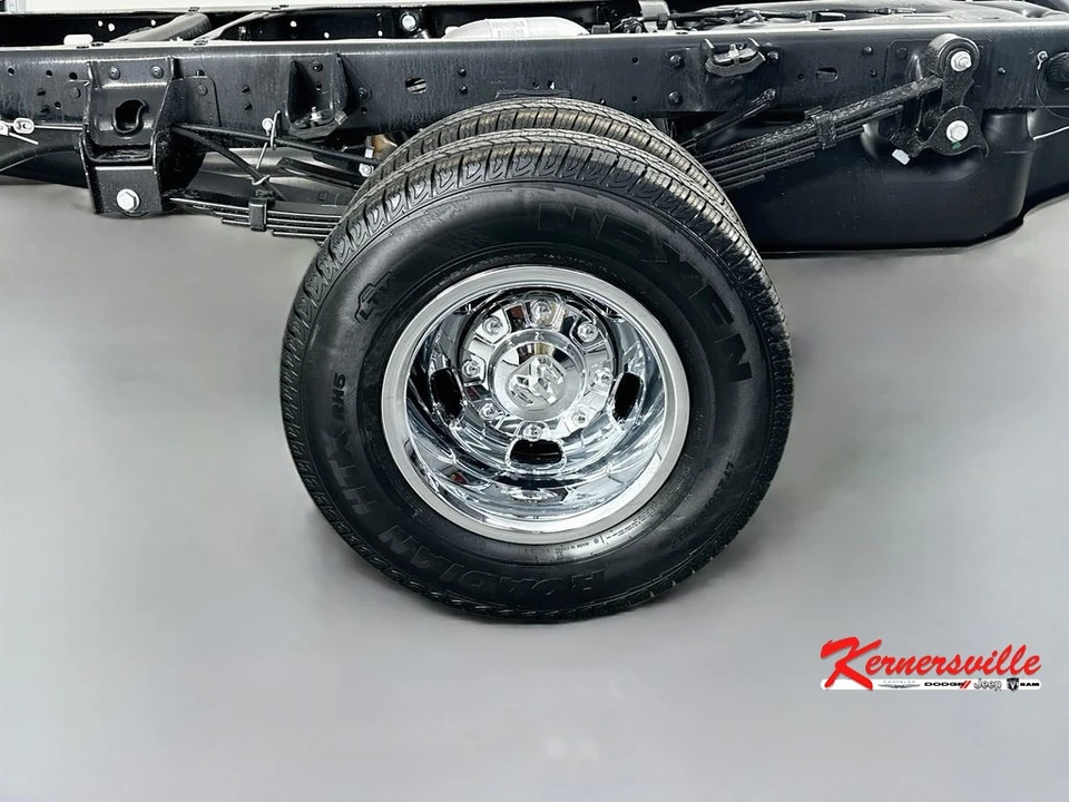 2026 Ram 3500 - Image 17 of 21