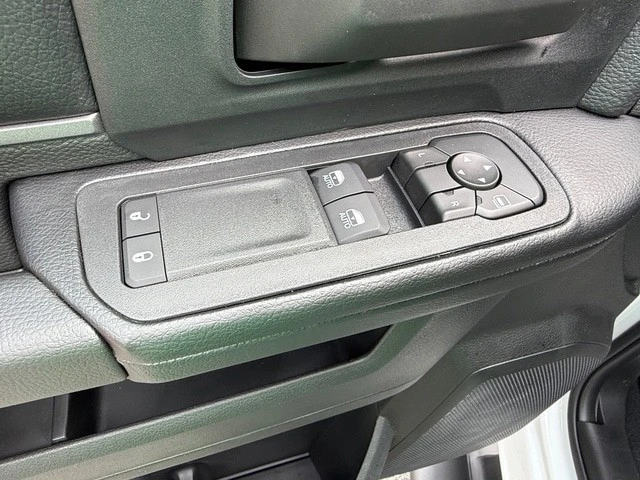 2026 Ram - Image 14 of 28